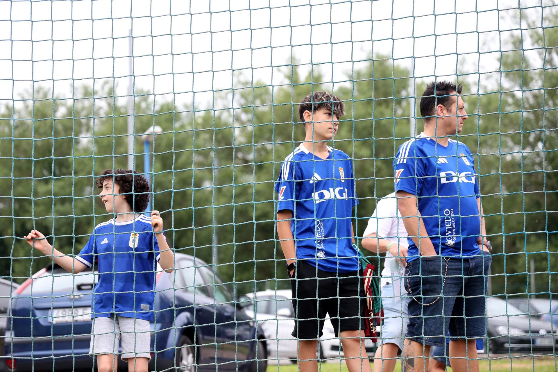 El Real Oviedo, arropado por su gente en el primer entenamiento de la temporada