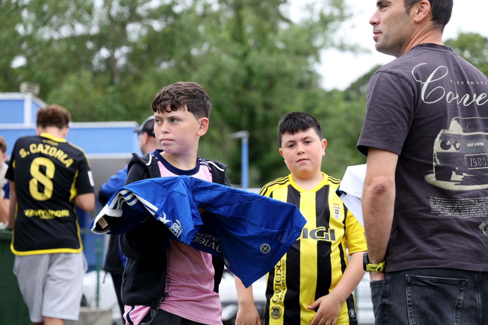 El Real Oviedo, arropado por su gente en el primer entenamiento de la temporada