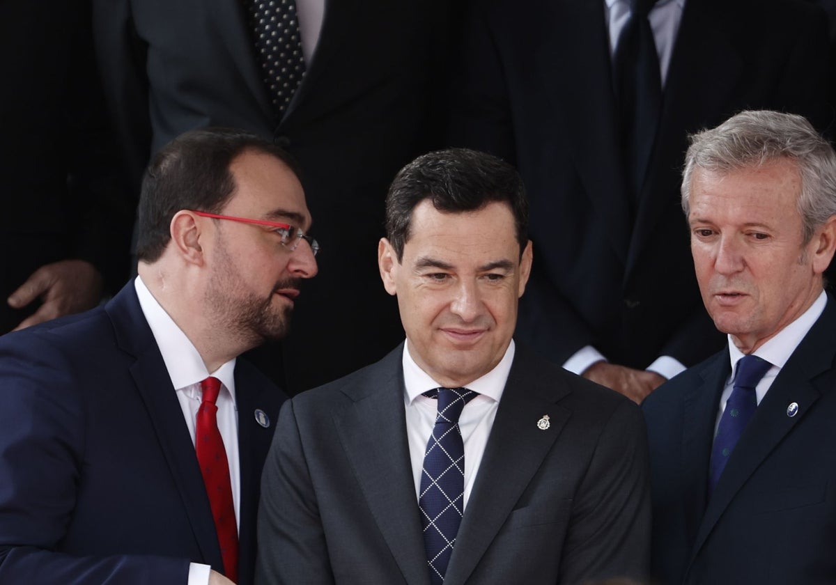 Adrián Barbón, Juanma Moreno y Alfonso Rueda.