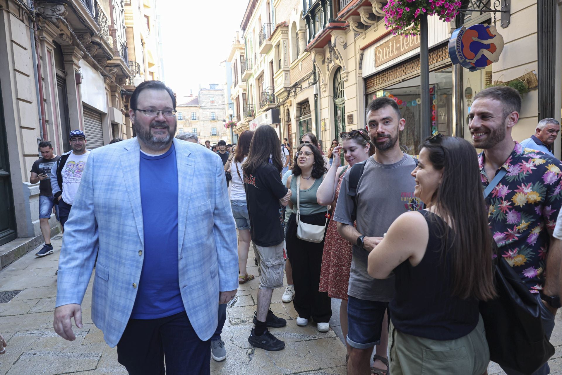 El Festival Celsius de Avilés echa a andar: largas colas por Brandon Sanderson