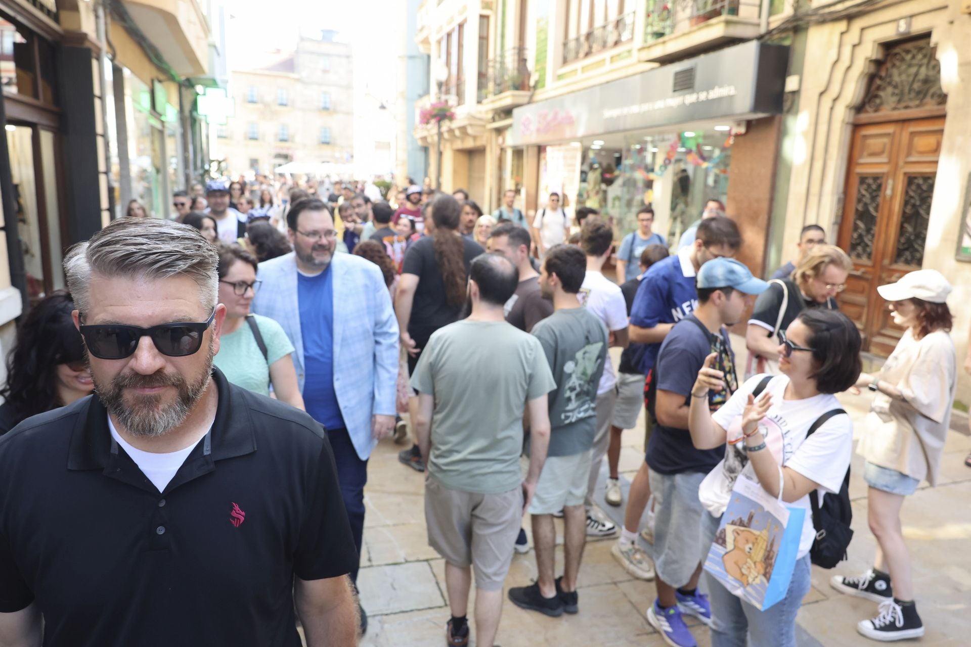 El Festival Celsius de Avilés echa a andar: largas colas por Brandon Sanderson