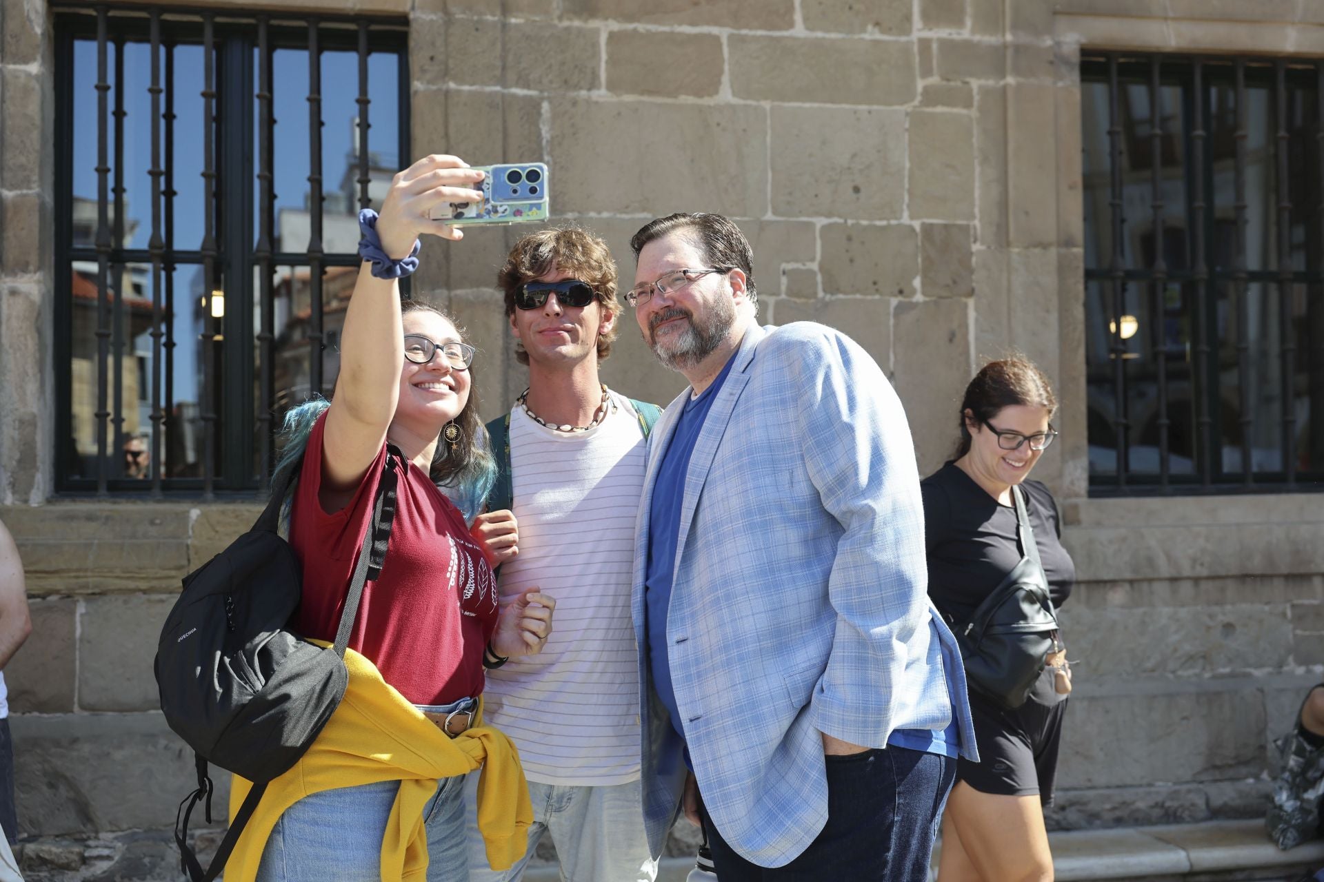 El Festival Celsius de Avilés echa a andar: largas colas por Brandon Sanderson