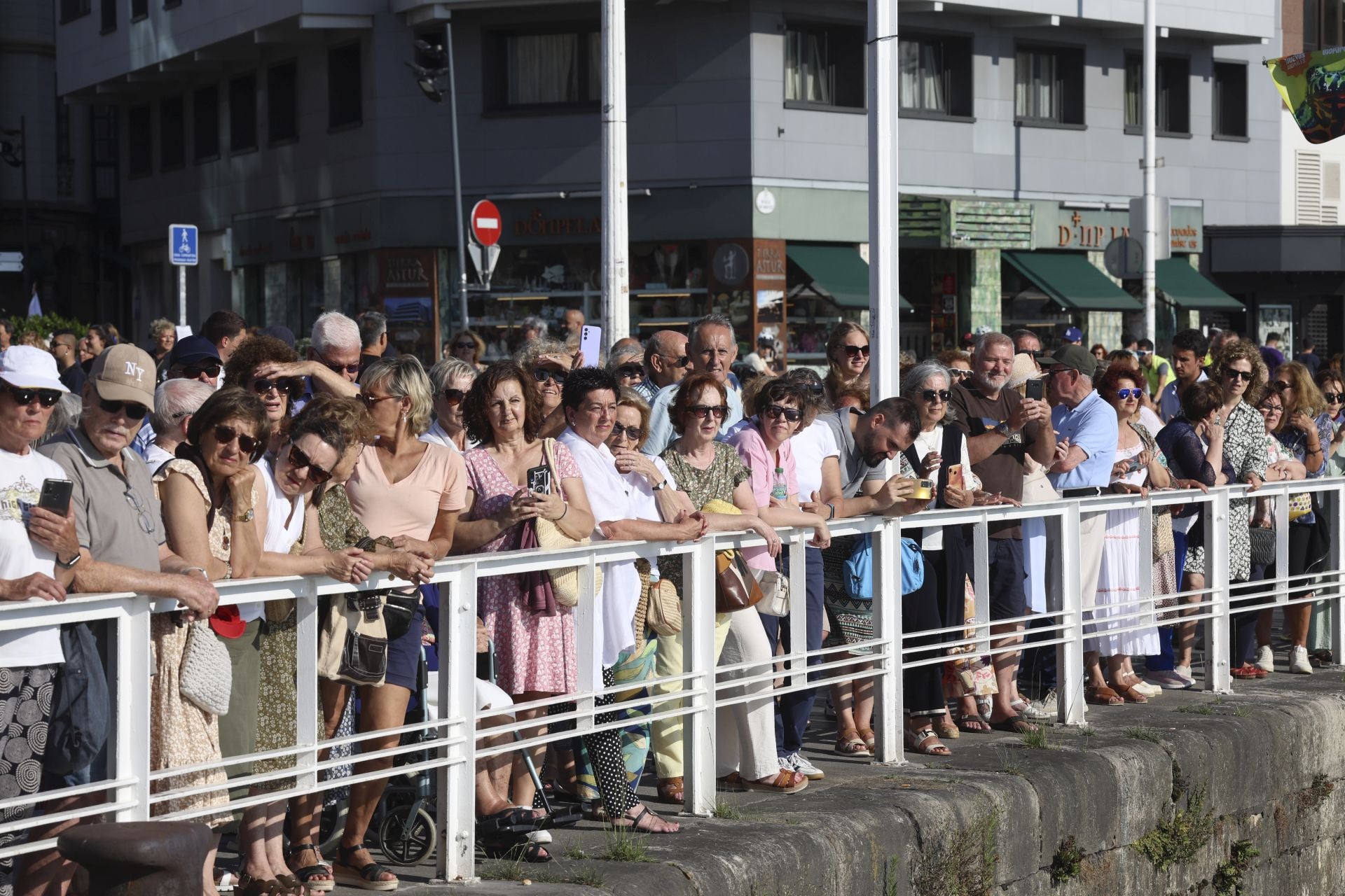 Gijón celebra la procesión marinera de la Virgen del Carmen