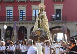 Gijón celebra la procesión marinera de la Virgen del Carmen