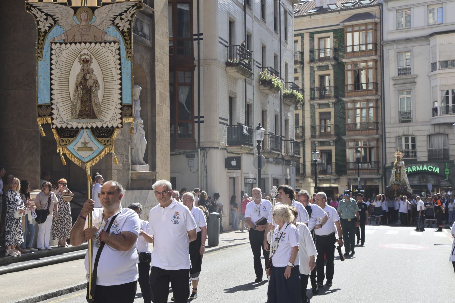 Gijón celebra la procesión marinera de la Virgen del Carmen