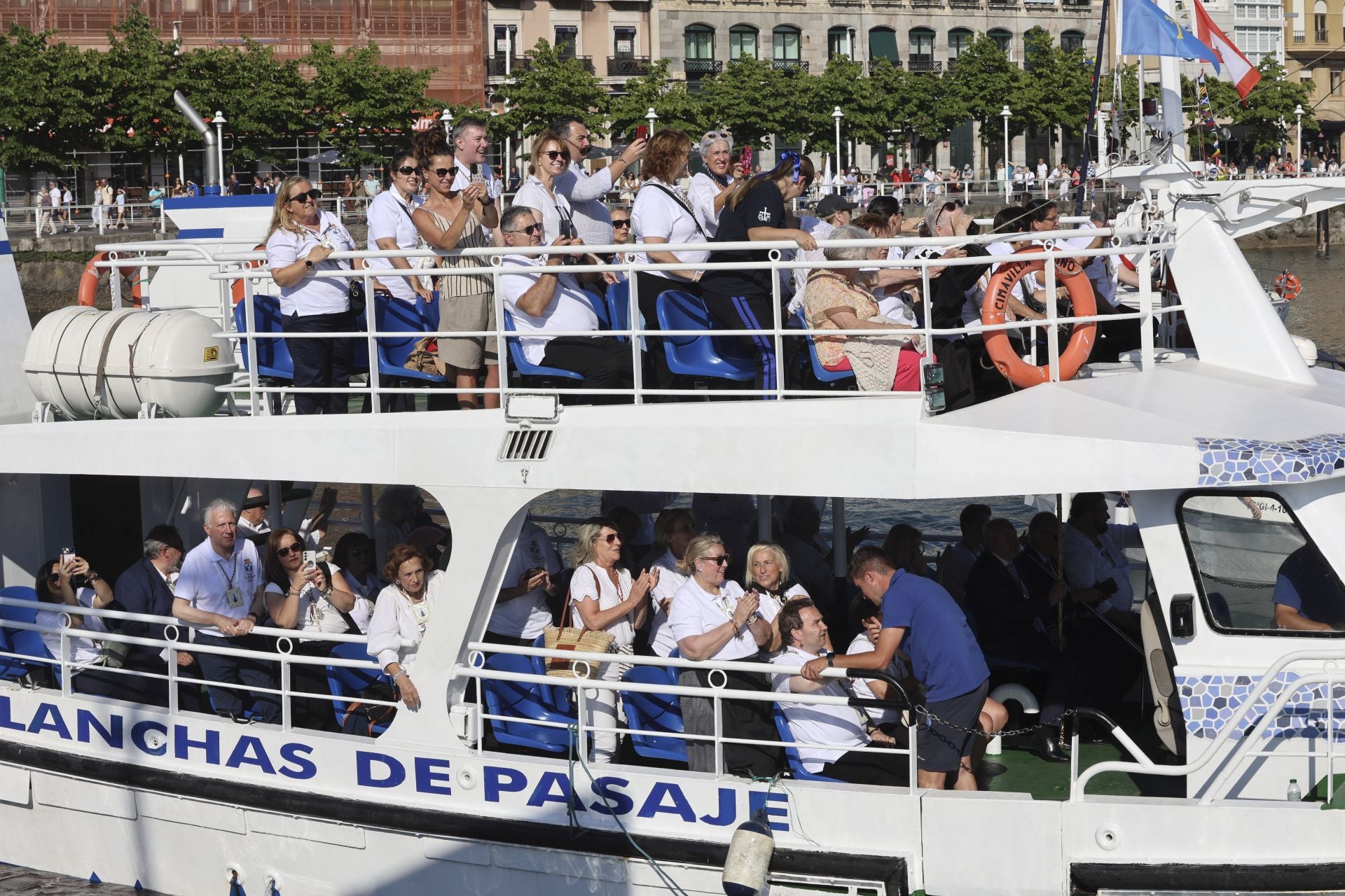 Gijón celebra la procesión marinera de la Virgen del Carmen