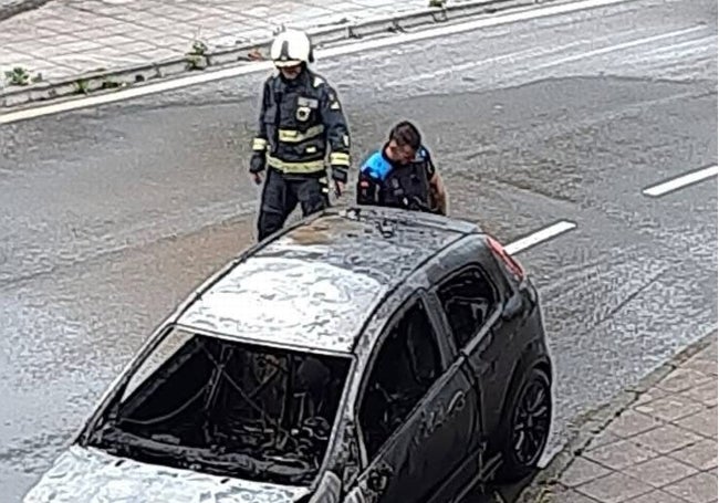 El primero de los coches que ardió, el 7 de julio.
