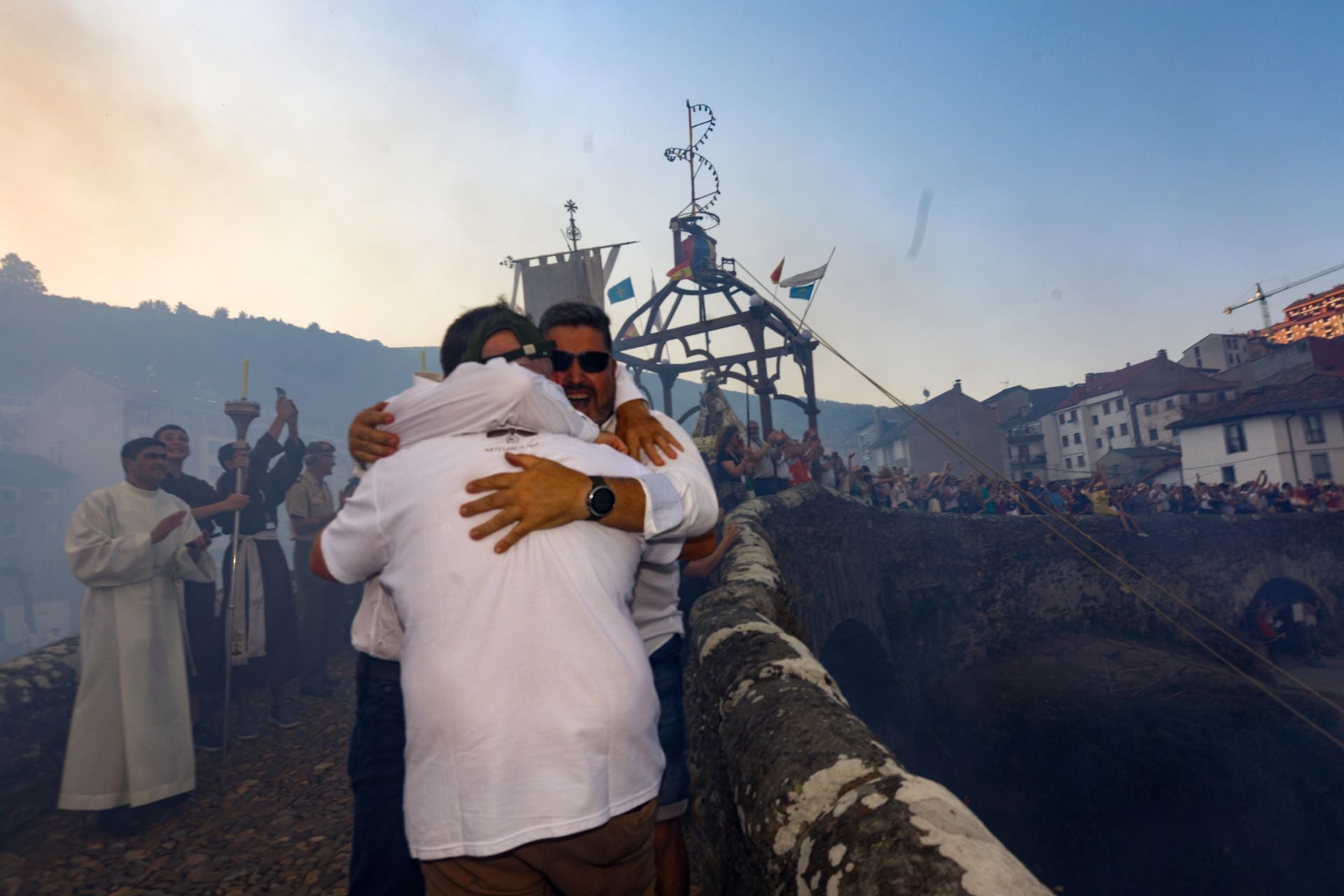 Cangas del Narcea estalla con las Fiestas del Carmen y La Descarga