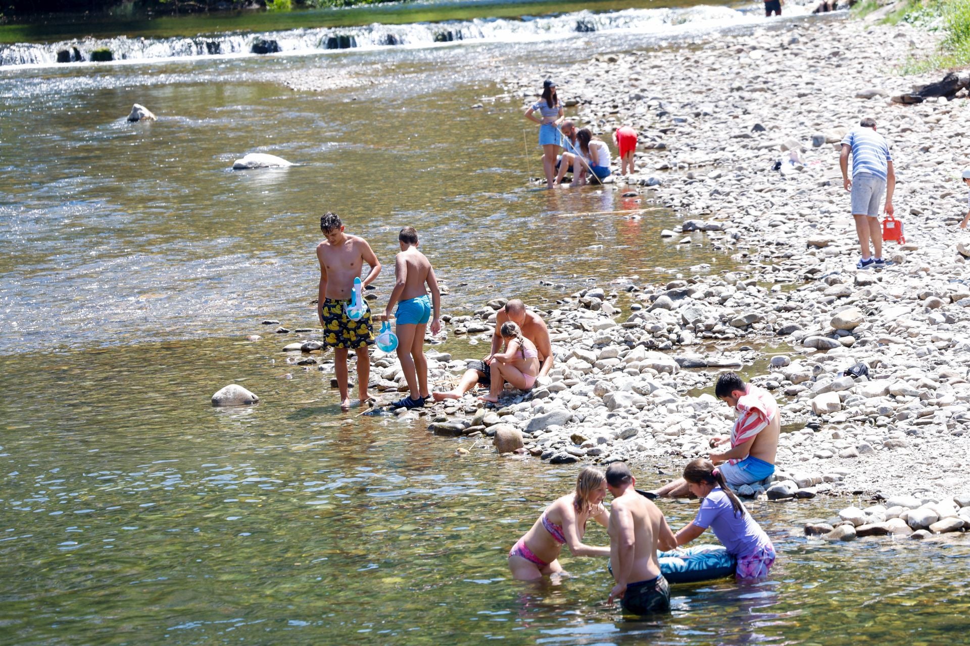 Cangas del Narcea estalla con las Fiestas del Carmen y La Descarga