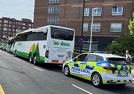 La escuela de surf sin licencia de Salinas será precintada por la Policía Local