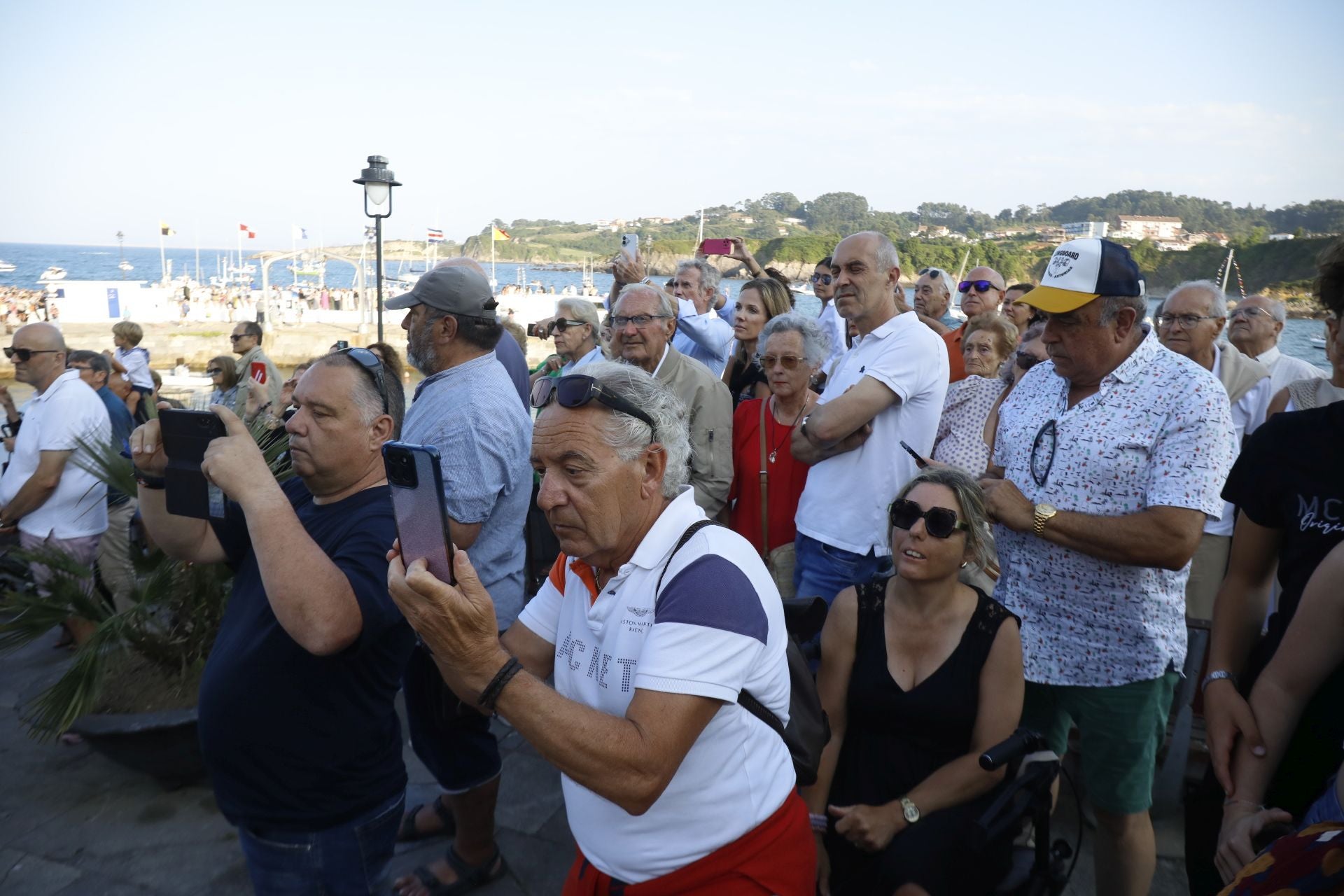 Luanco rinde su homenaje a a la virgen del Carmen