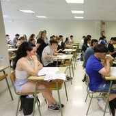 Estudiantes durante la PAU de junio en Gijón.