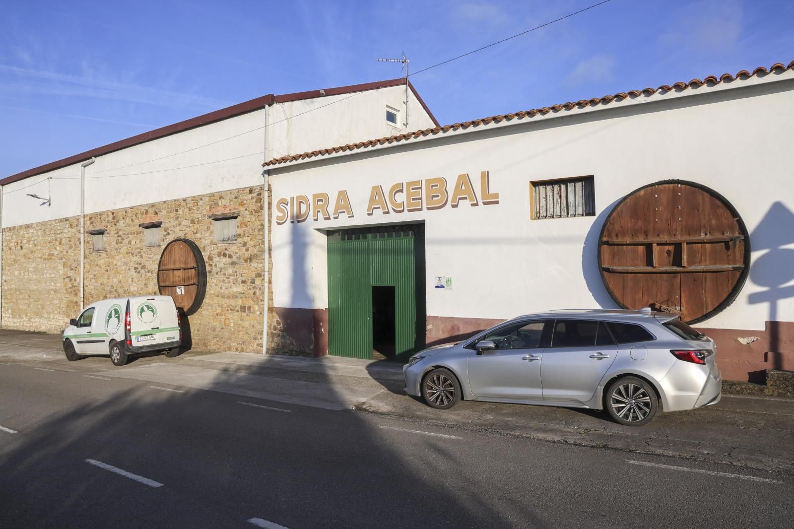 Fachada del llagar de Sidra Acebal.