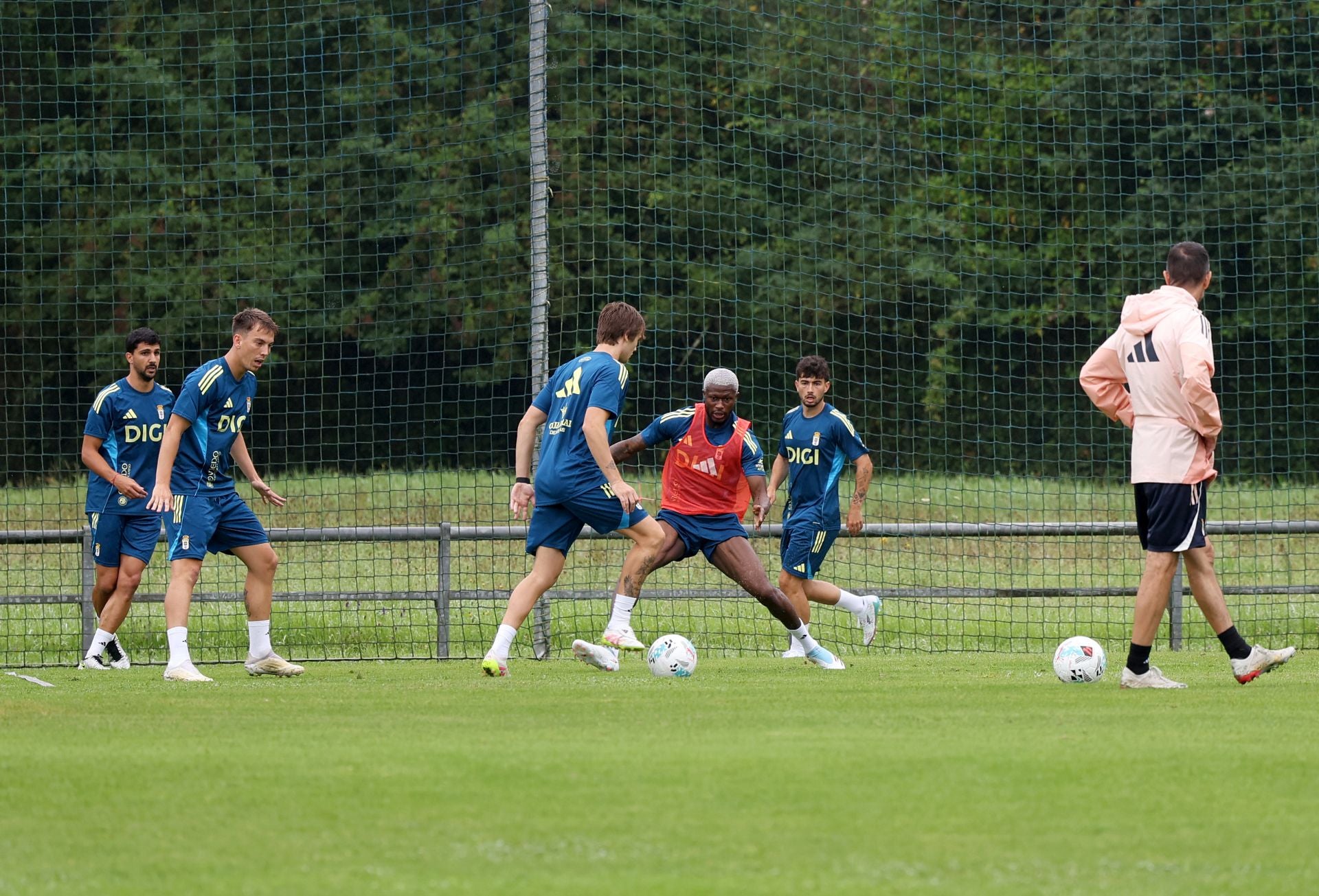 El Real Oviedo y su entrenamiento en El Requexón este 18 de julio