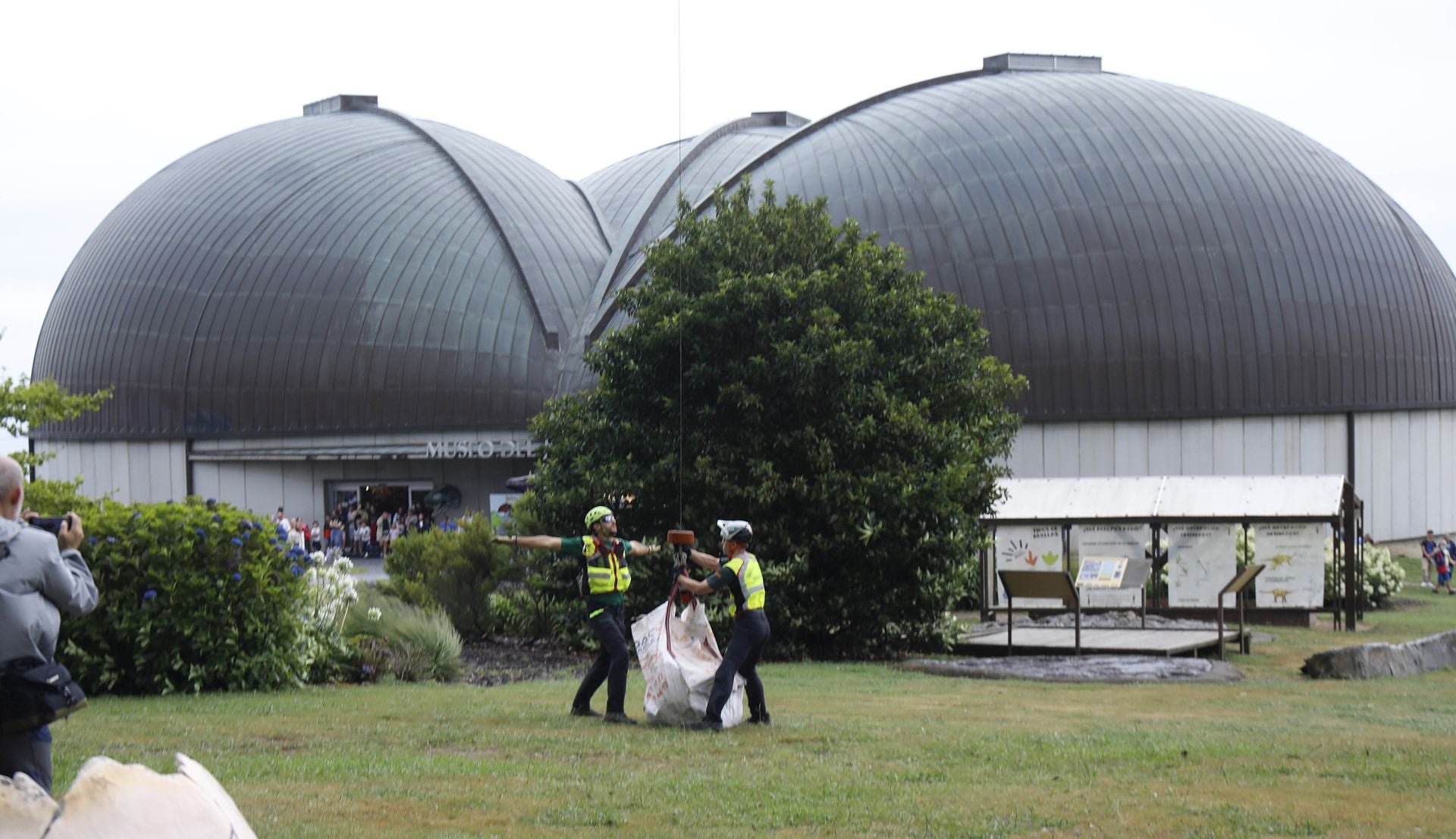 Hallazgo en Asturias: descubren una huella gigante de dinosaurio terópodo en Villaviciosa