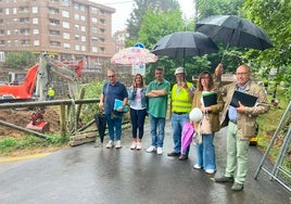 Pergentino Martínez, Teresa Álvarez, Javier Rodríguez, Manuel Fernández, Isabel Fernández y Juan Carlos Álvarez, en las obras.