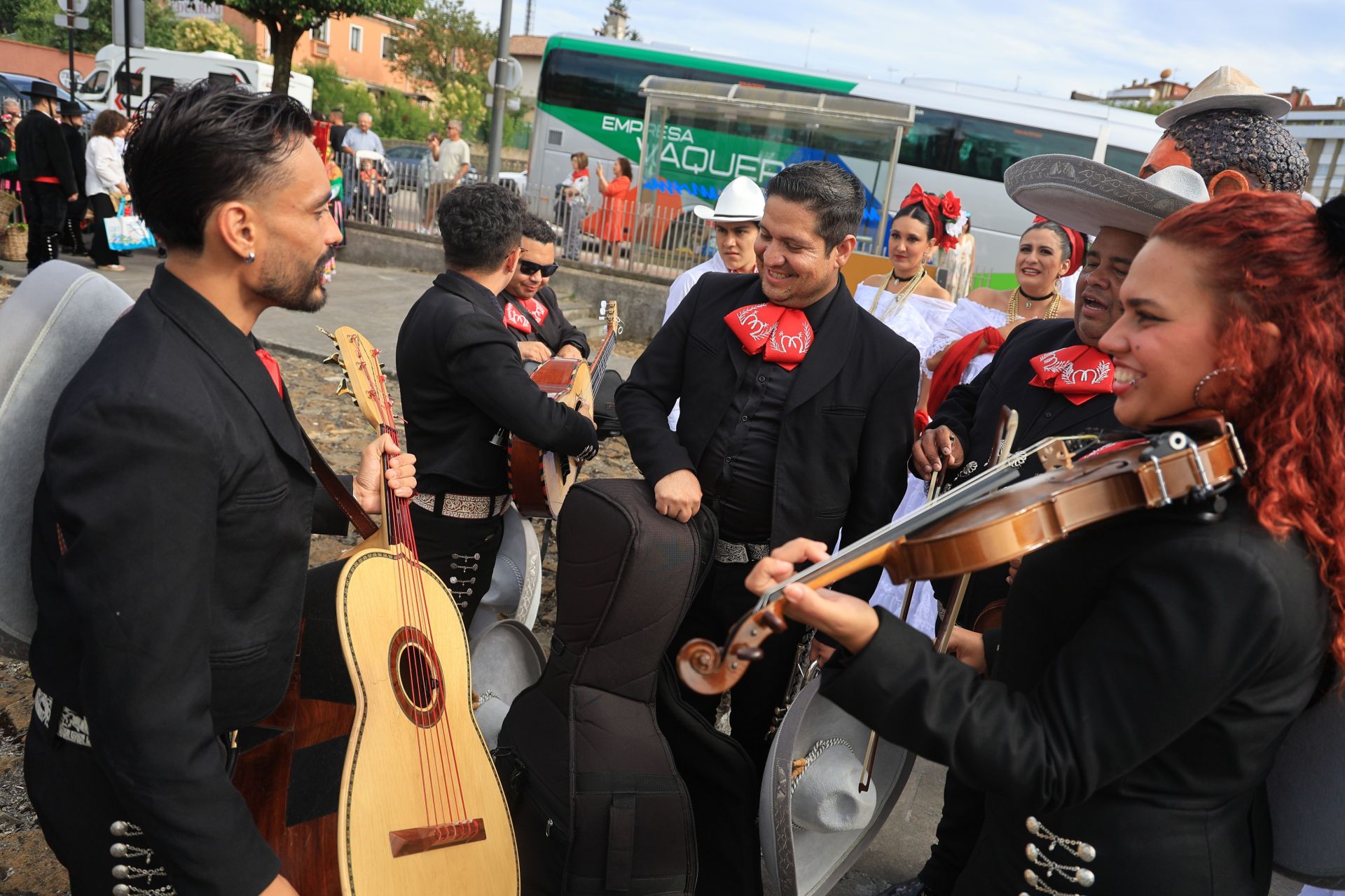 Danzas que entrelazan culturas en La Pola