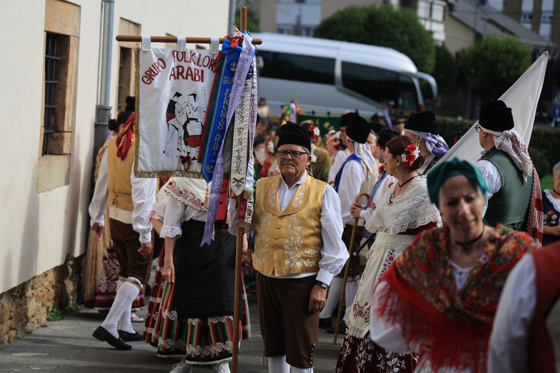 Danzas que entrelazan culturas en La Pola