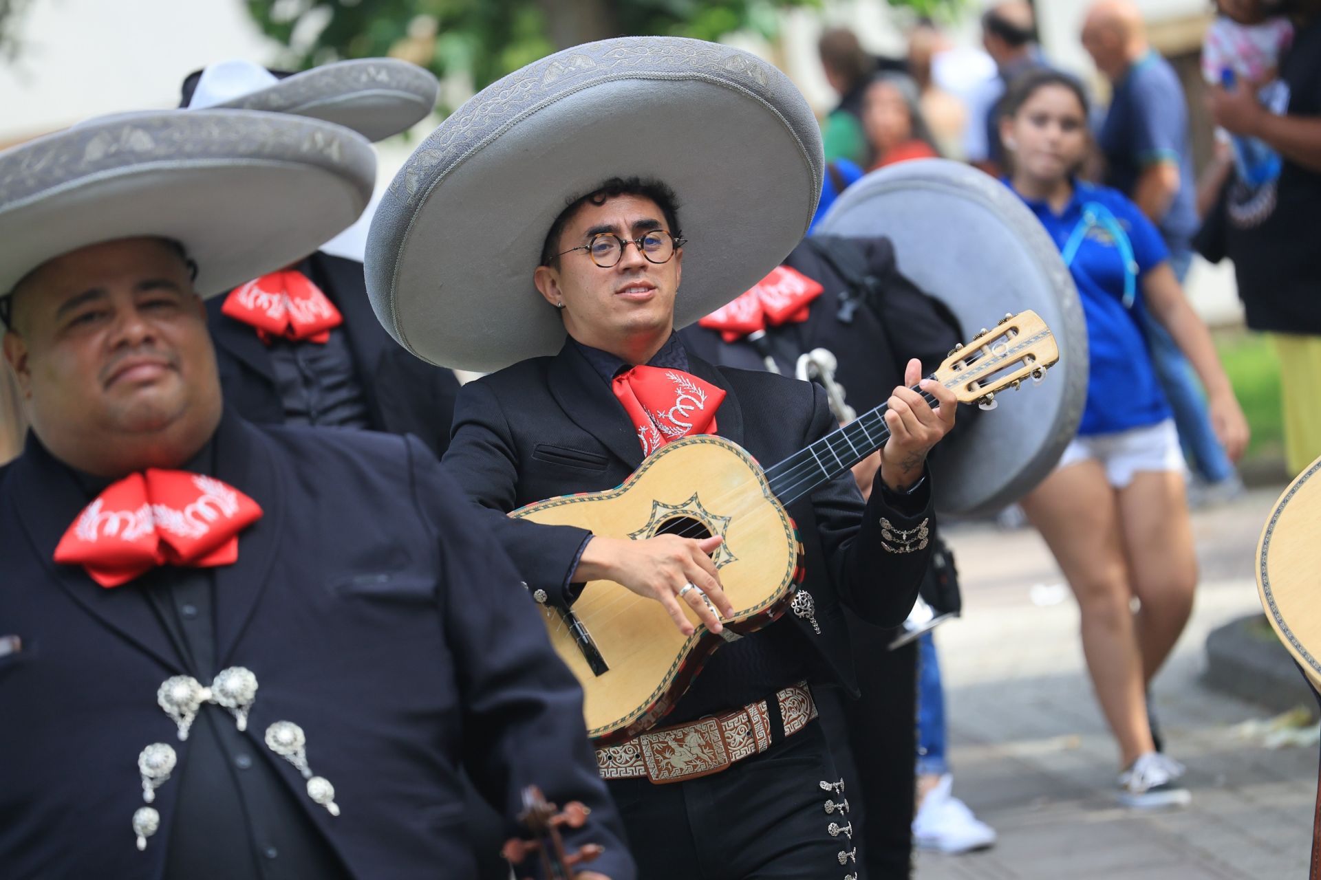 Danzas que entrelazan culturas en La Pola