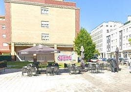 El mensaje de una cafetería de Gijón tras desaparecer una de sus sombrillas: «Traer cremita para el sol hasta nuevo aviso»