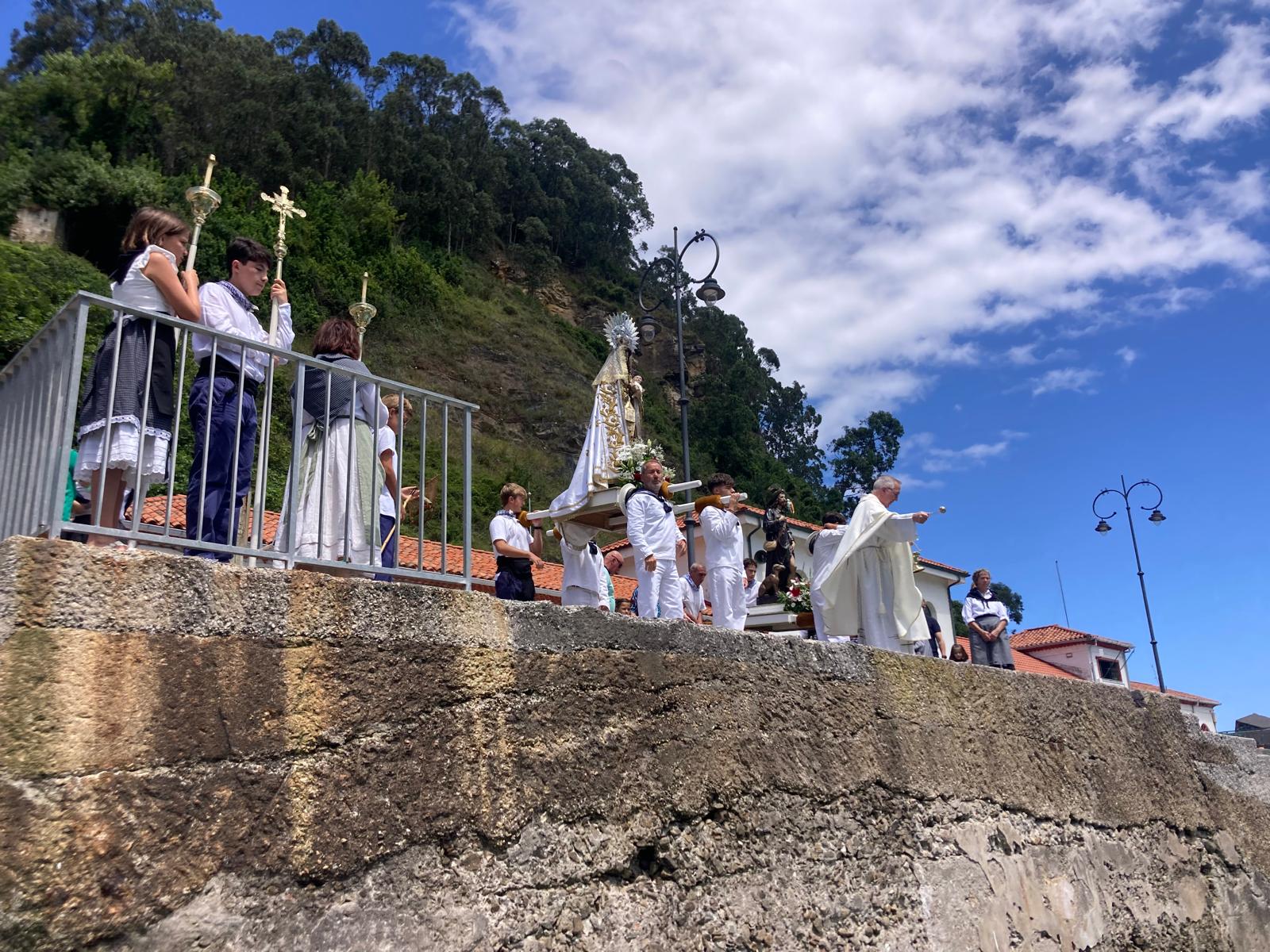 Tazones celebra las fiestas del Carmen