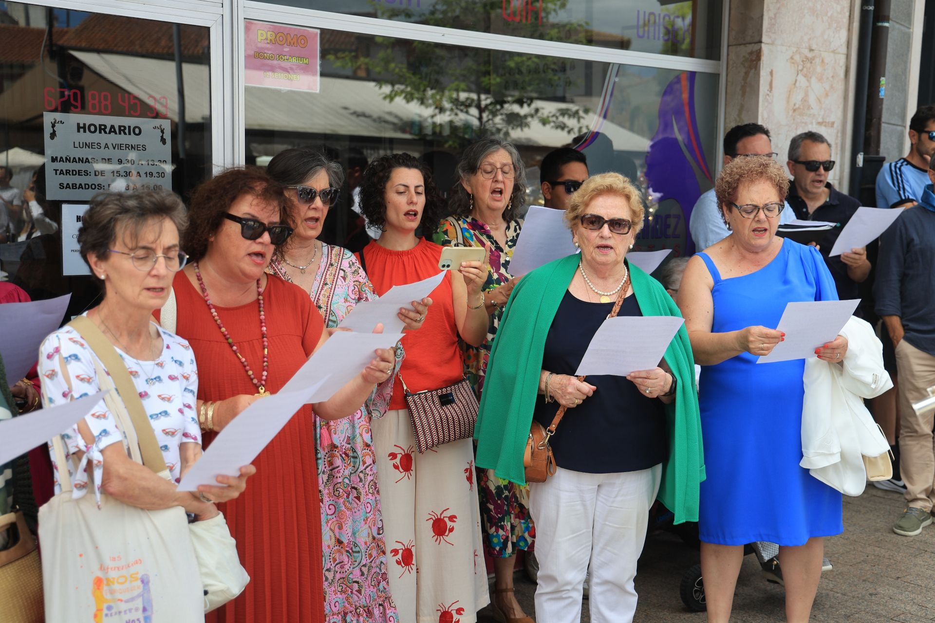 El Carmín de La Pola: misa y procesión antes de la romería