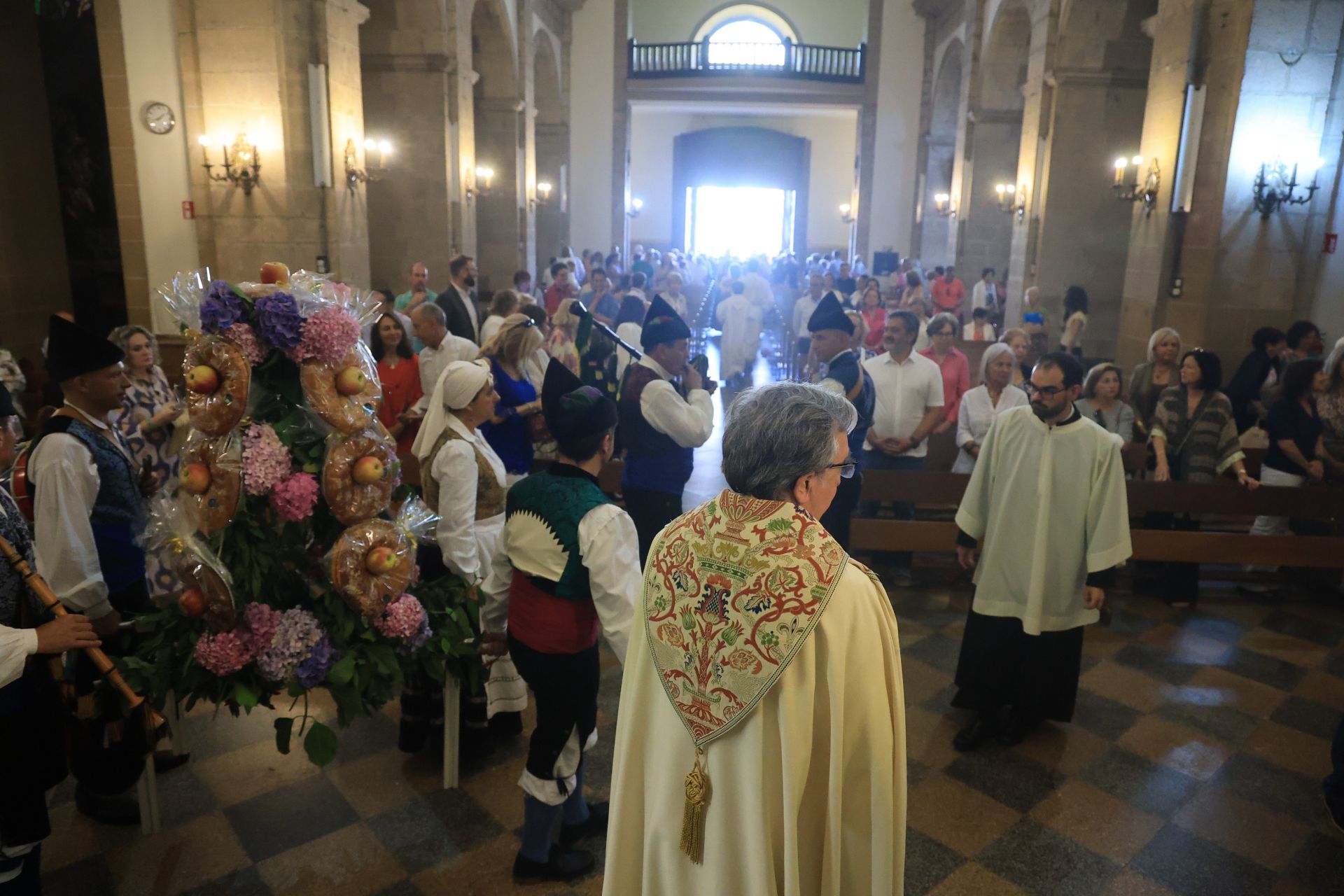 El Carmín de La Pola: misa y procesión antes de la romería
