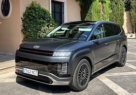 El IONIQ 9 se puede elegir en tres versiones con un precio inicial de 65.600 euros.