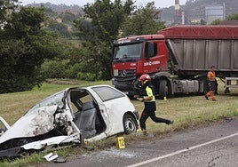 Las imágenes del accidente en Carreño que deja un fallecido