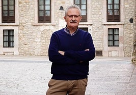 El expresidente Antonio Trevín, en Llanes.