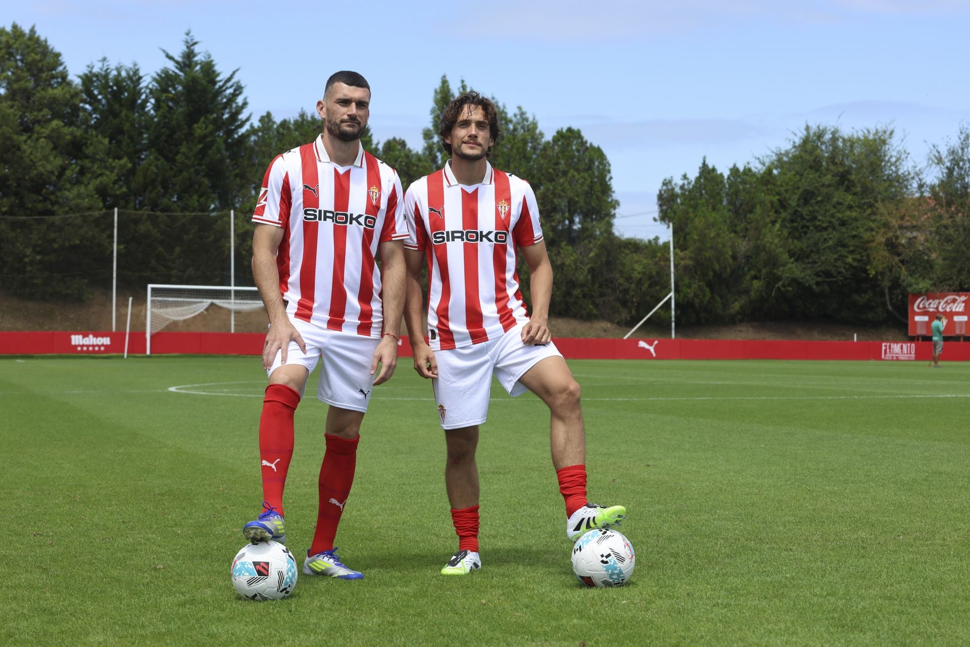 Así fue la presentación oficial de Álex Corredera y Pablo Vázquez en el Sporting