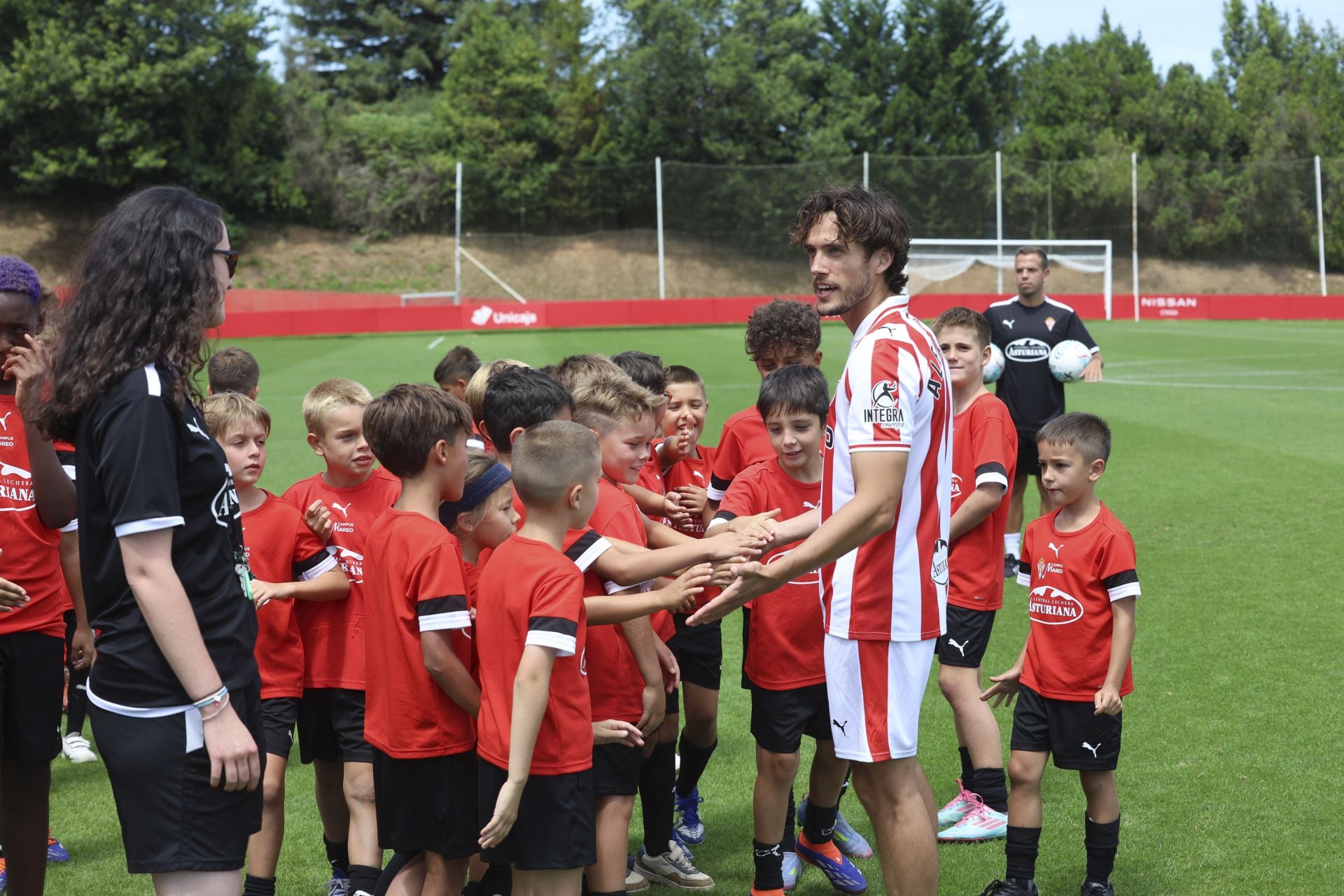 Así fue la presentación oficial de Álex Corredera y Pablo Vázquez en el Sporting