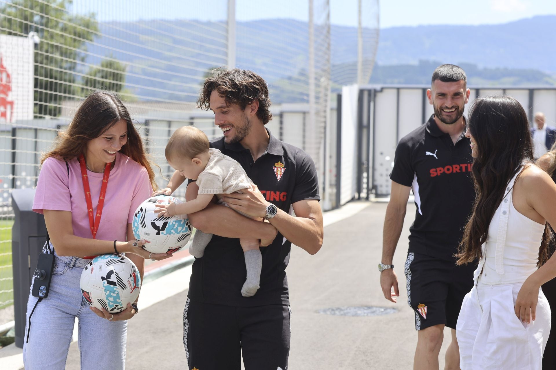 Así fue la presentación oficial de Álex Corredera y Pablo Vázquez en el Sporting