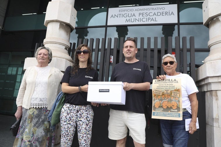 Cimavilla entrega 1.552 firmas contra la extensión del Paseo Gastro a Claudio Alvargonzález
