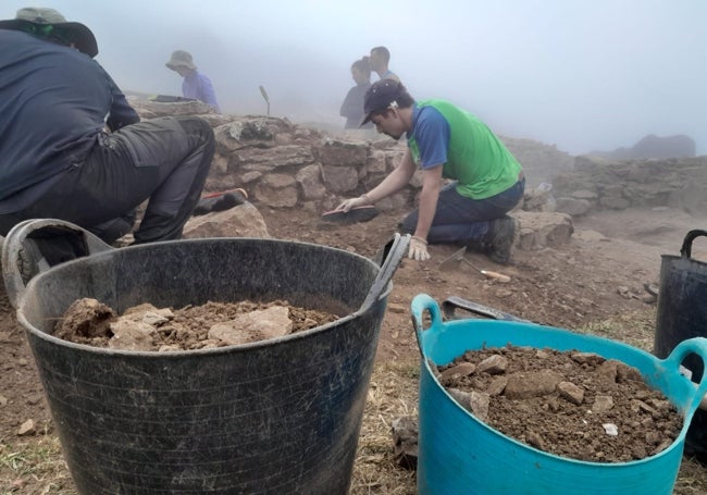 Algunos arqueólogos participantes en el proyecto.