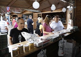 Visitantes a la Feria de la Conserva de Candás el año pasado