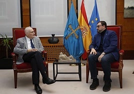 Antonio Trevín y Adrián Barbón durante la reunión que mantuvieron este año en la Presidencia.