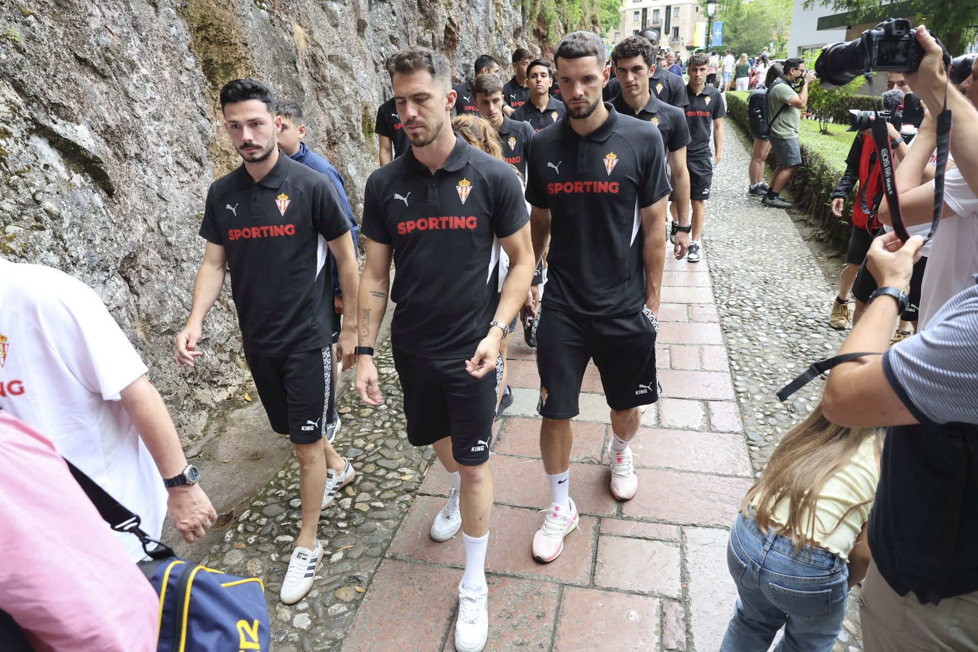 La Santina bendice la nueva temporada del Sporting de Gijón