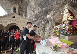 La Santina bendice la nueva temporada del Sporting de Gijón