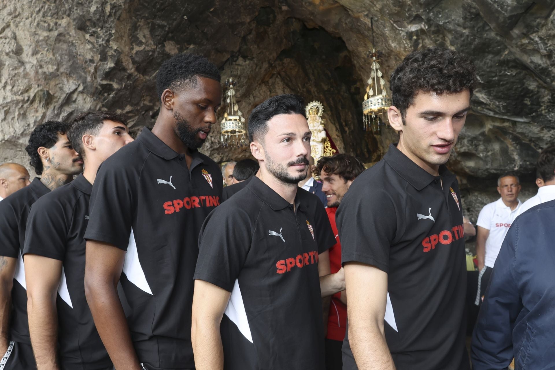 La Santina bendice la nueva temporada del Sporting de Gijón