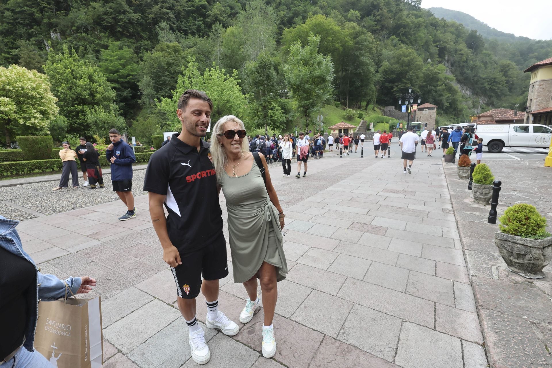 La Santina bendice la nueva temporada del Sporting de Gijón