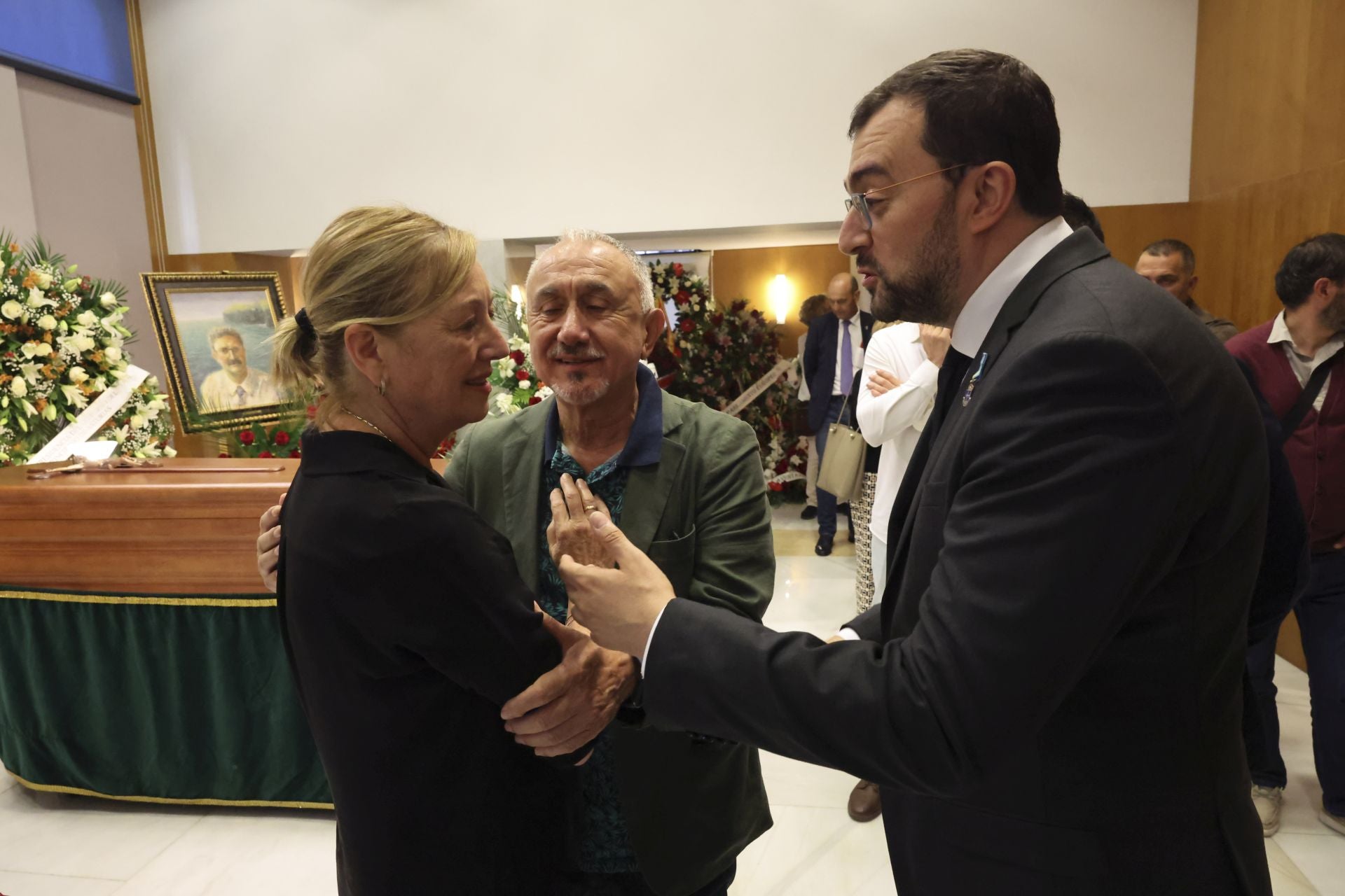 Asturias despide a Antonio Trevín