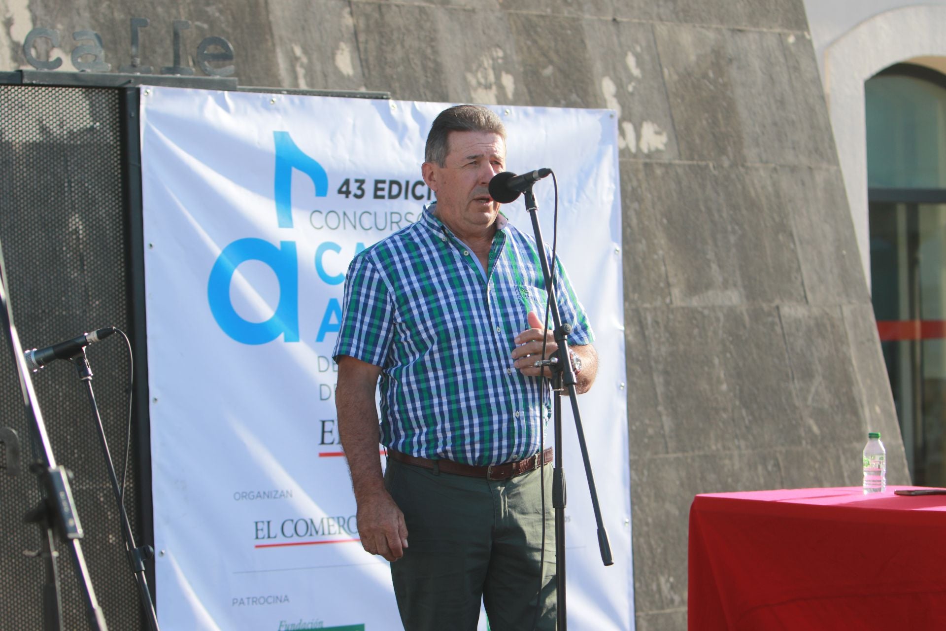 El concurso de Canción Asturiana de EL COMERCIO llena la plaza de la República