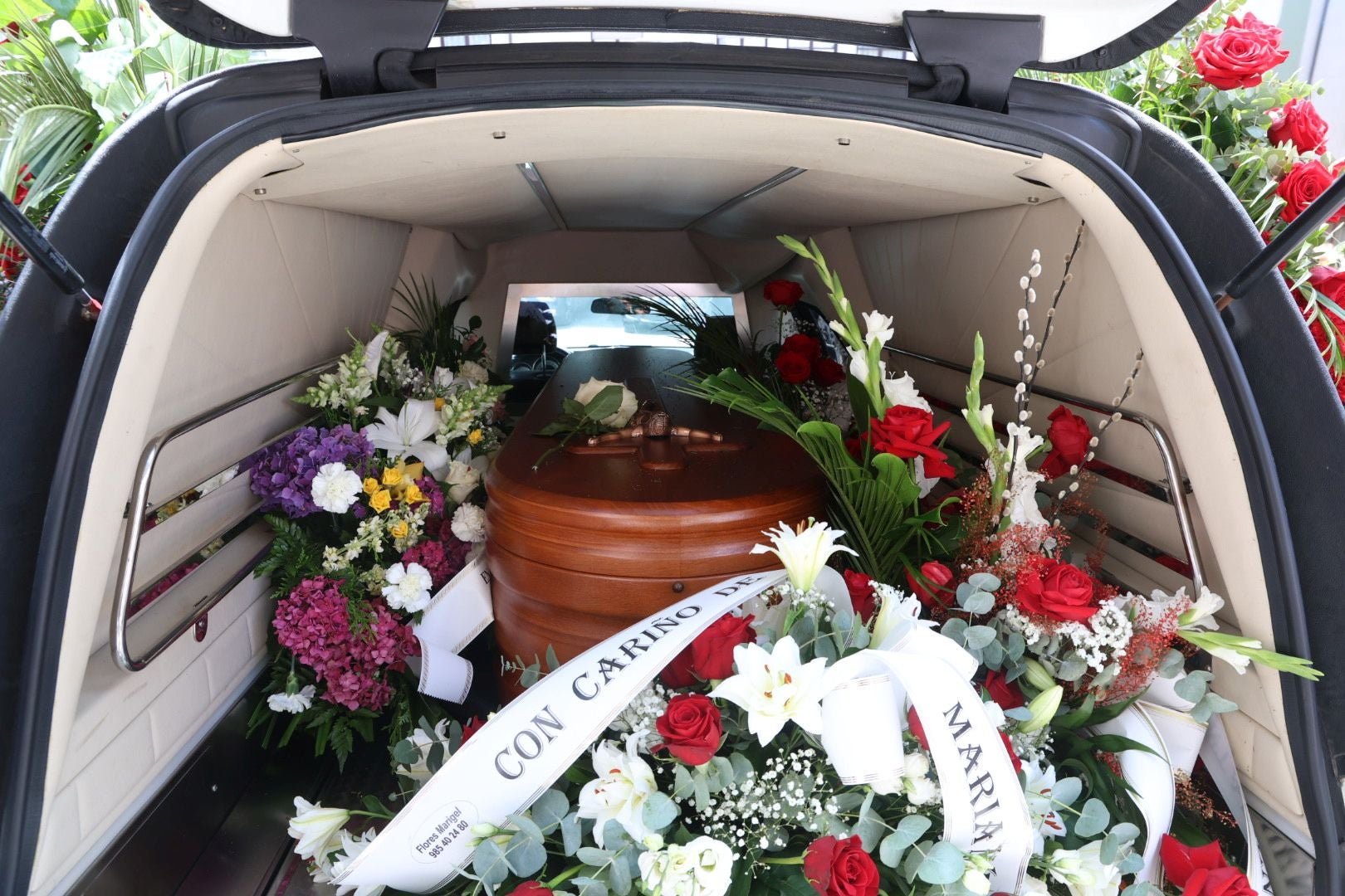 Emotivo adiós a Antonio Trevín en Llanes