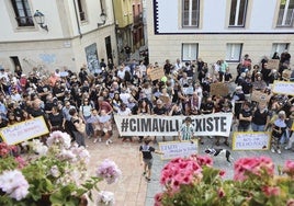 Cimavilla se moviliza contra el turismo masivo