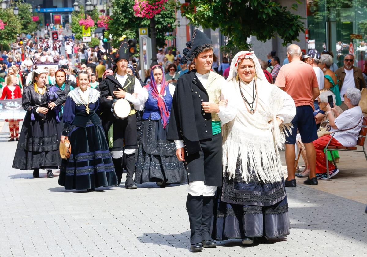 Música y color en el gran desfile celta de Avilés