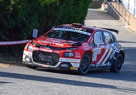 Ordóñez y Blanco, con el Citroën C3 Rally2, en el Viso.