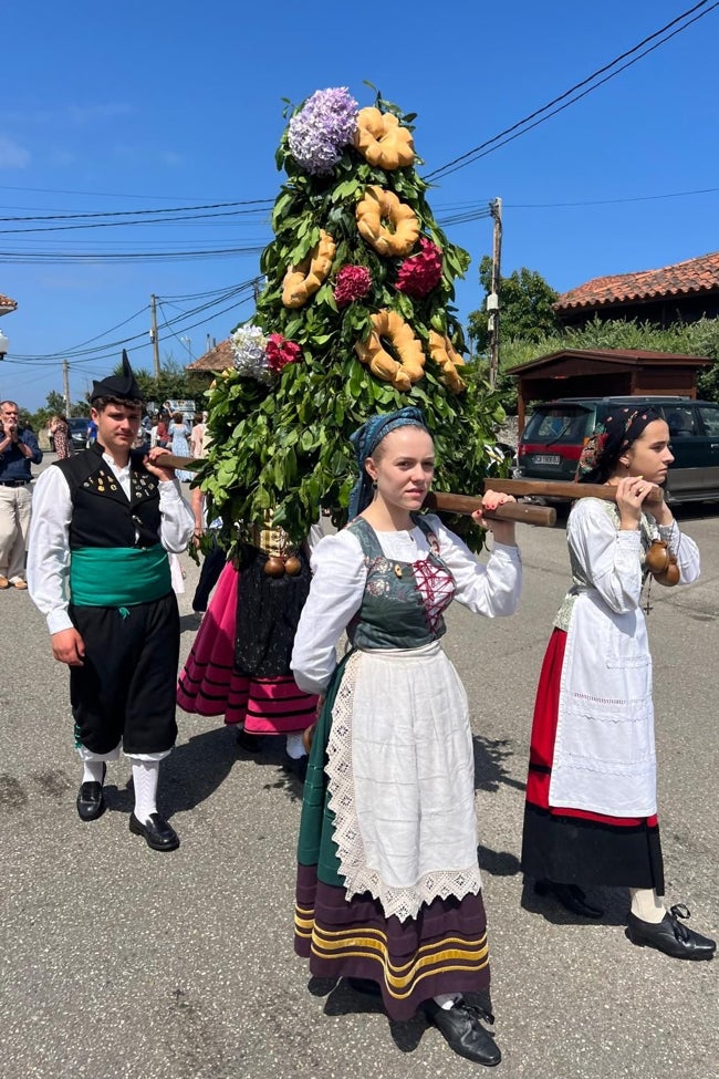Procesión del ramu de Santa Ana, en Quintes