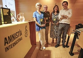Ana Herrero, Casto Fernández, Vicenta Acebal y Gonzalo Olmos en la presentación de ayer en Avilés.