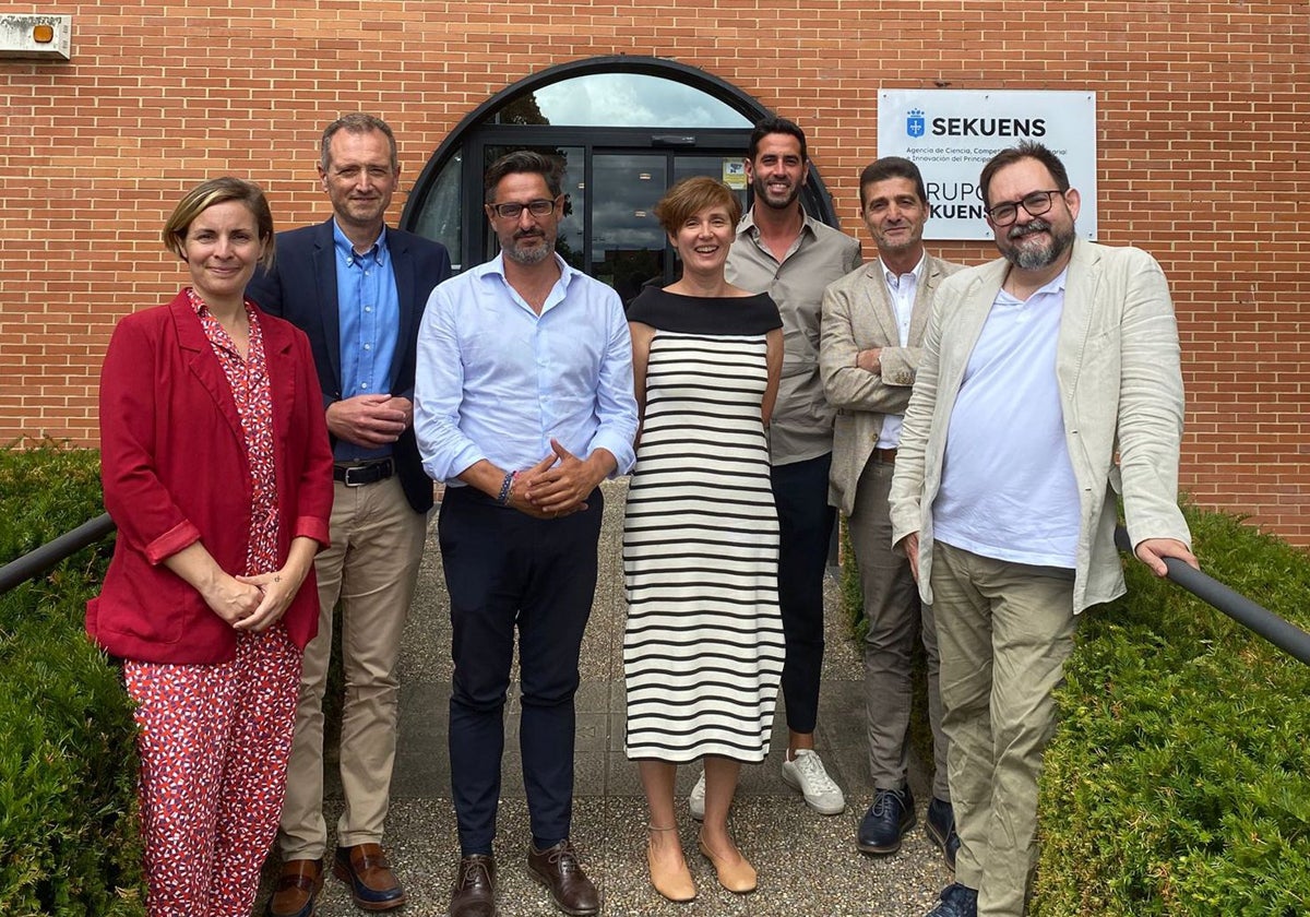 De izquierda a derecha, Sonia Hurtado (Poseidona); David González, director ejecutivo de la Agencia Sekuens; Pablo Gómez (DairyPet); Susana de la Fuente (Centro Innovación Carrio); Rubén Hidalgo (Capsa Vida); Mariano Oto (Nucaps) y Miguel Ángel Cubero (Ingredalia).
